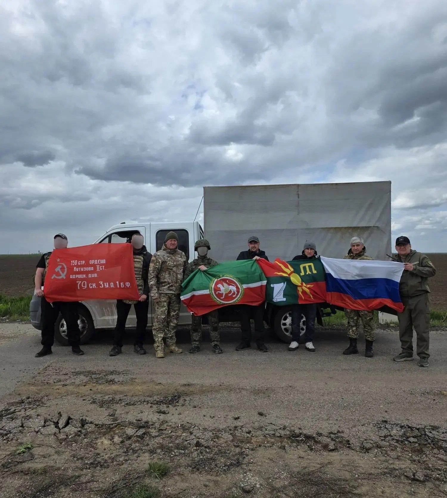 «За Родину, за Победу!»:     67-й гуманитарный конвой из Заинска стал подарком участникам СВО к Дню Победы