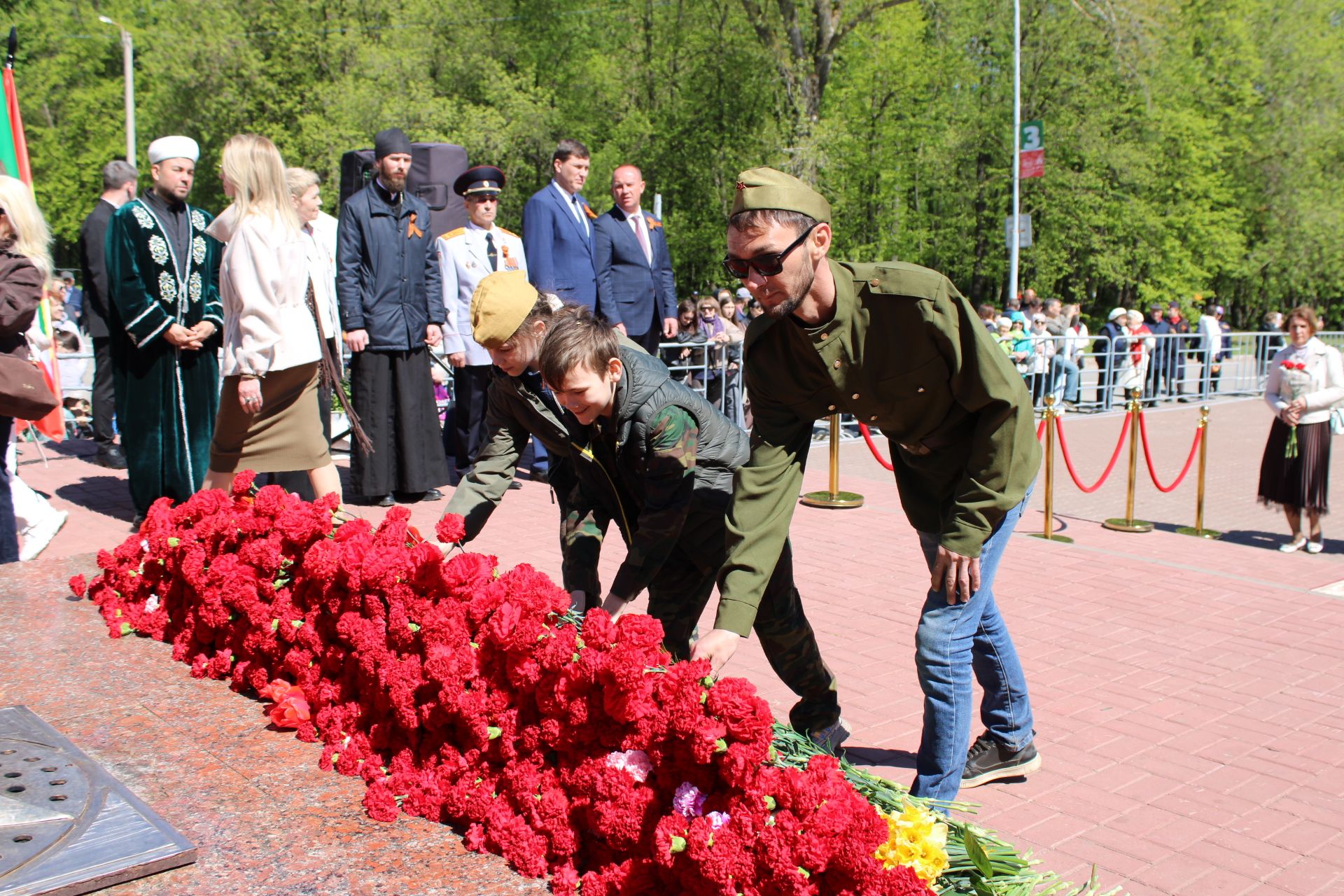 Празднование Дня победы: полный фоторепортаж