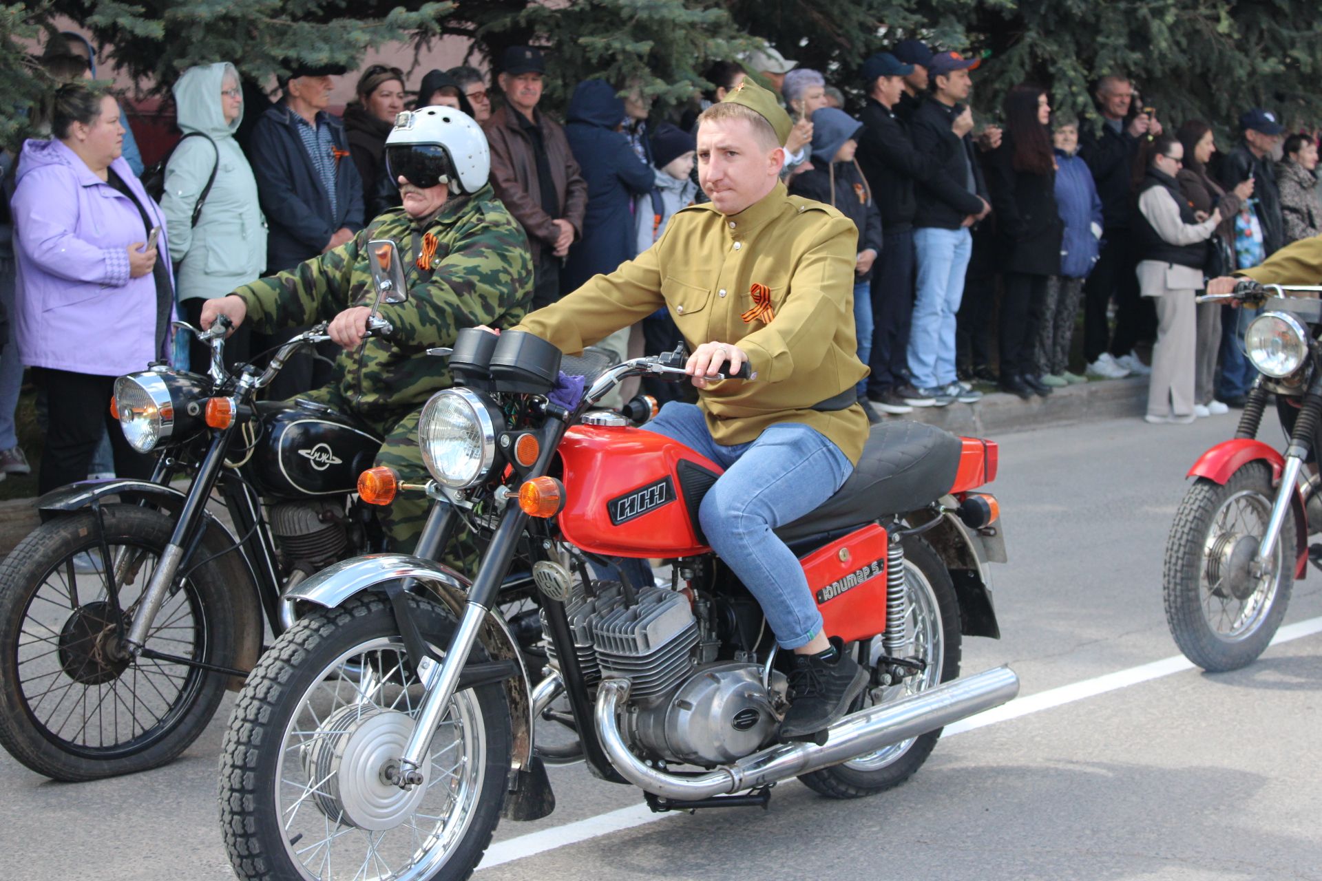Празднование Дня победы: полный фоторепортаж