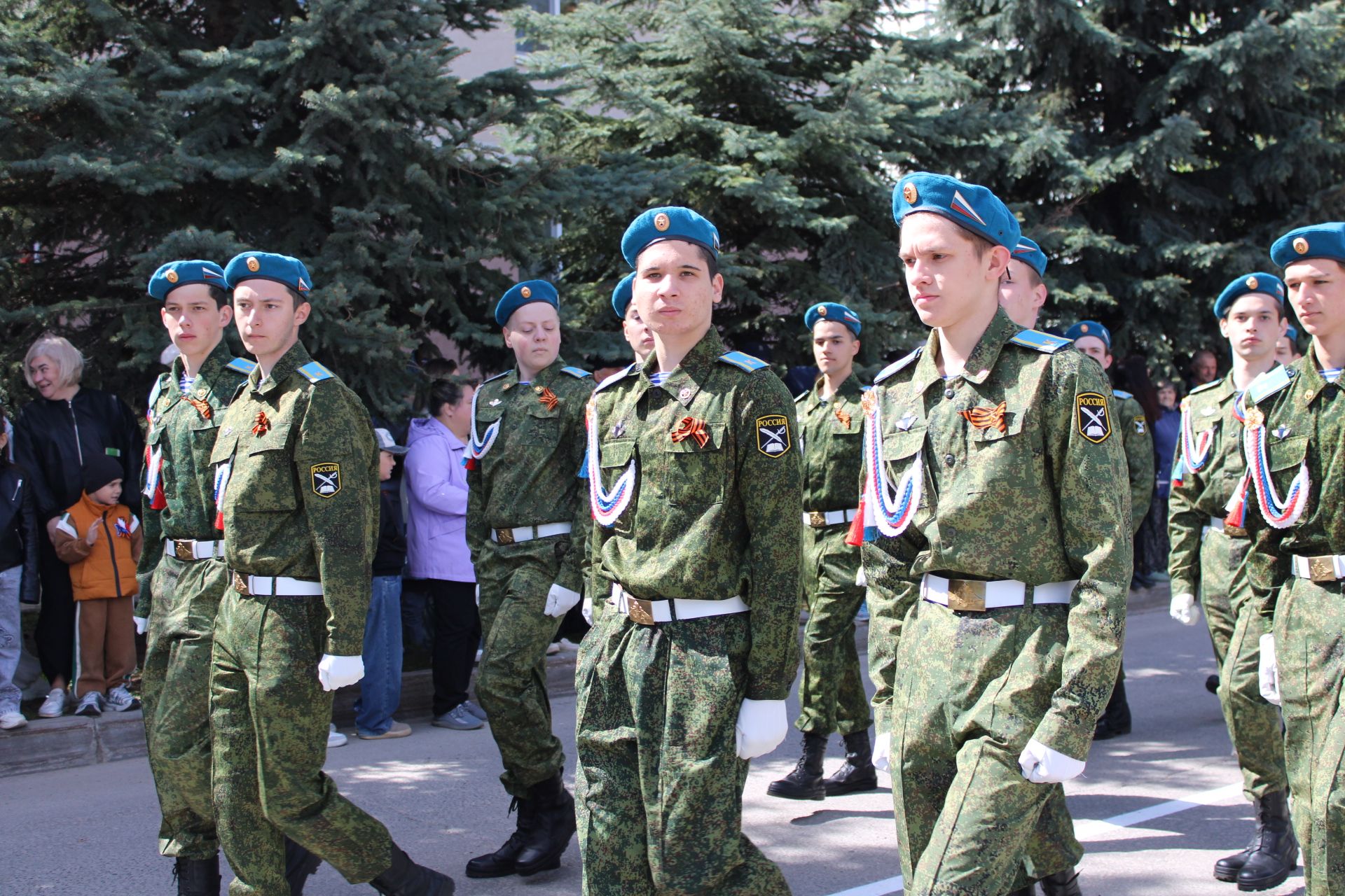 Празднование Дня победы: полный фоторепортаж