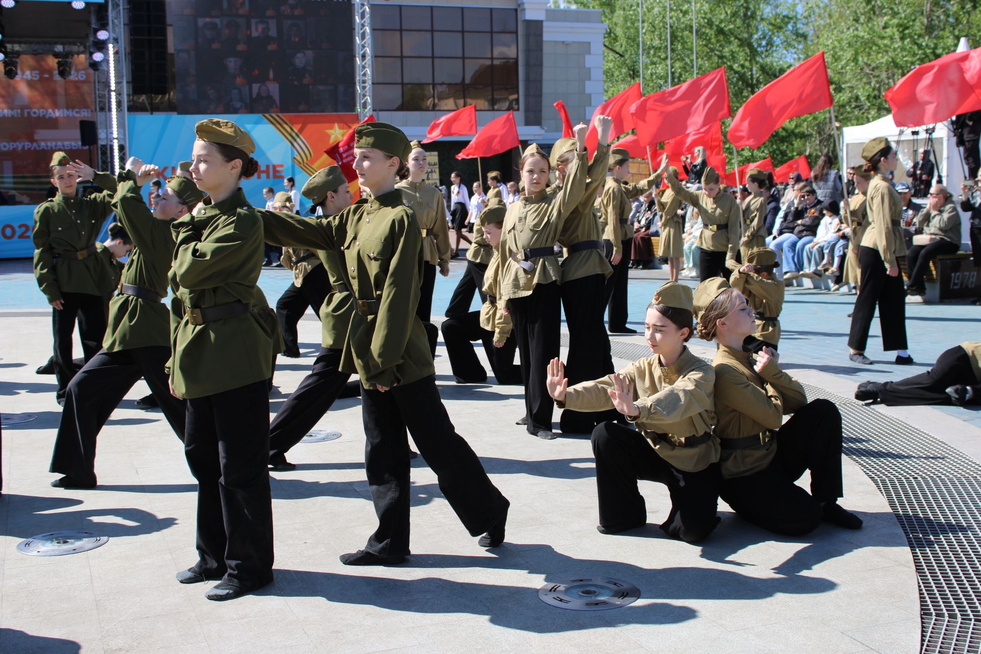 Празднование Дня победы: полный фоторепортаж
