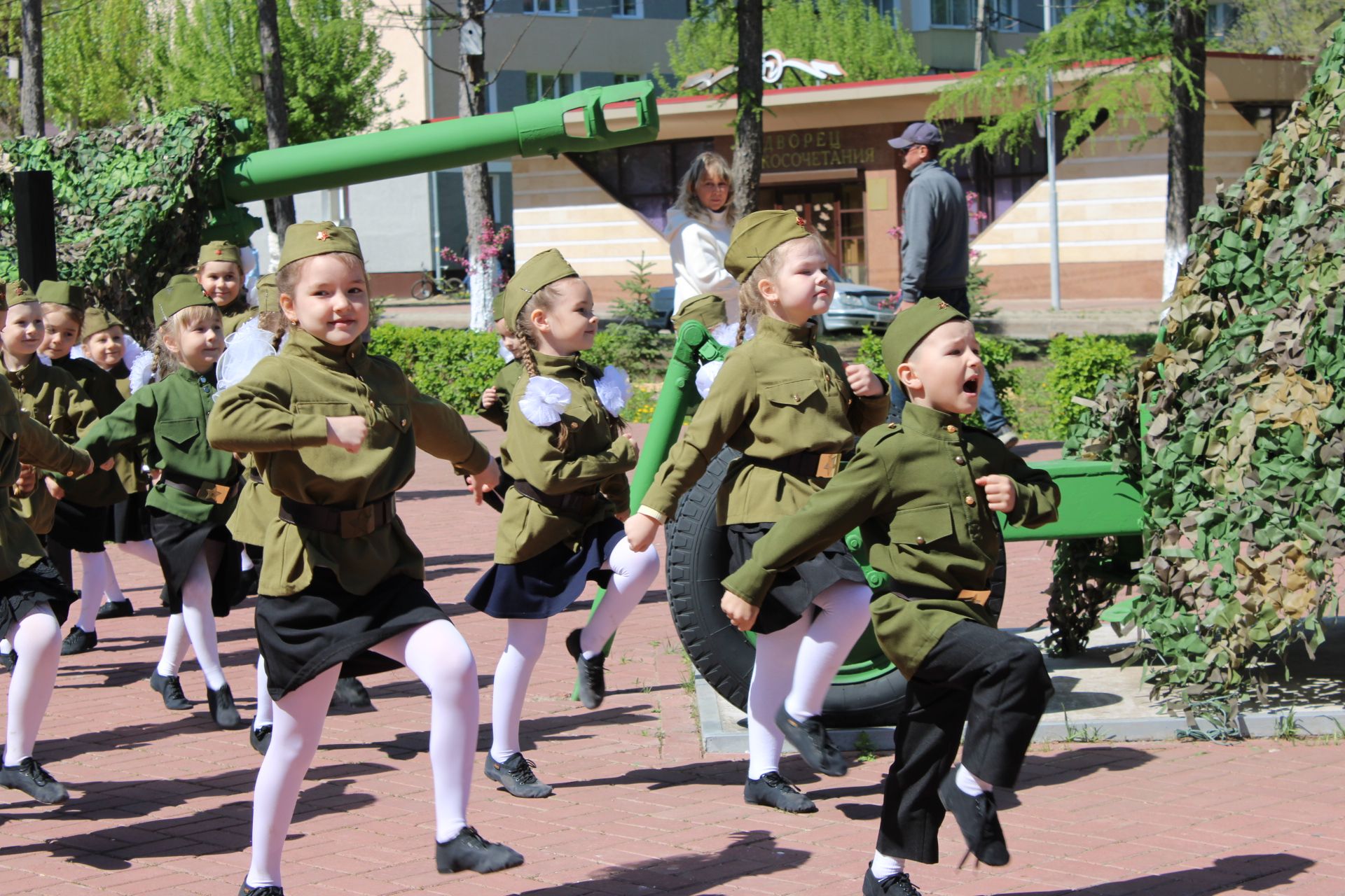 Празднование Дня победы: полный фоторепортаж