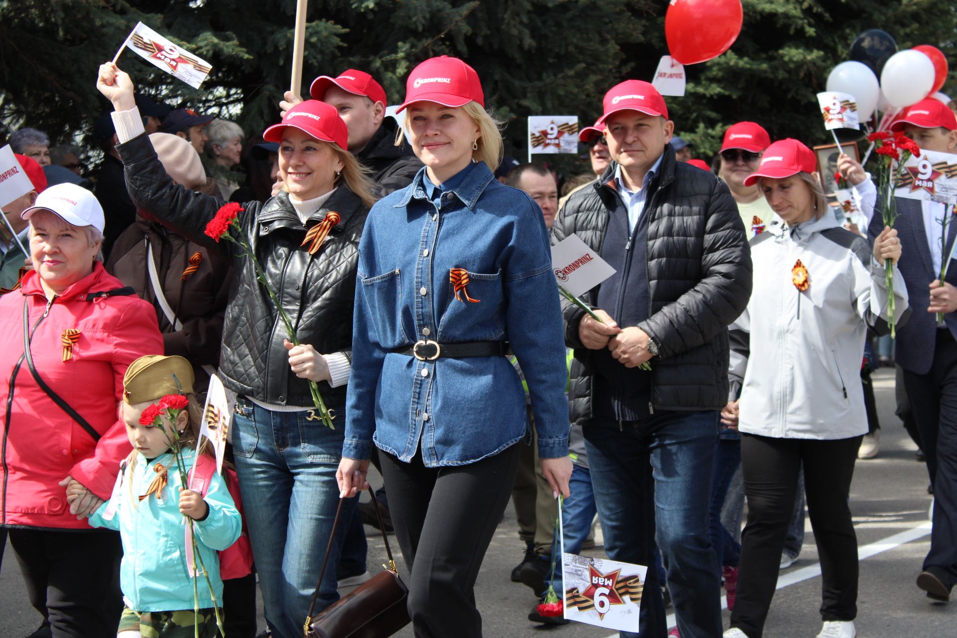 Празднование Дня победы: полный фоторепортаж