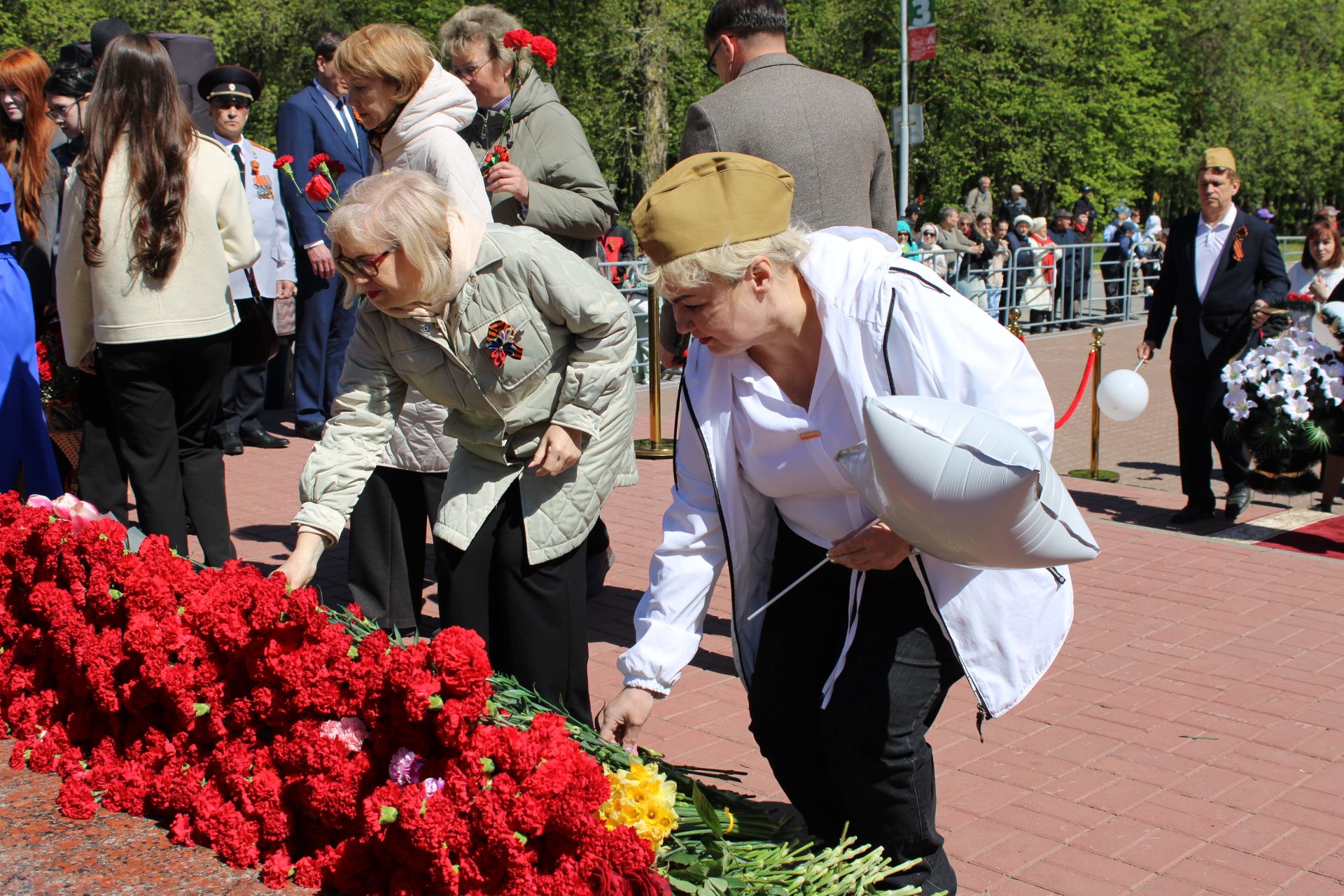 Празднование Дня победы: полный фоторепортаж
