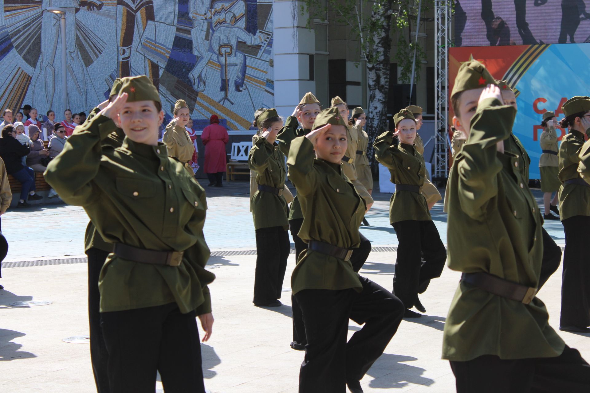 Празднование Дня победы: полный фоторепортаж
