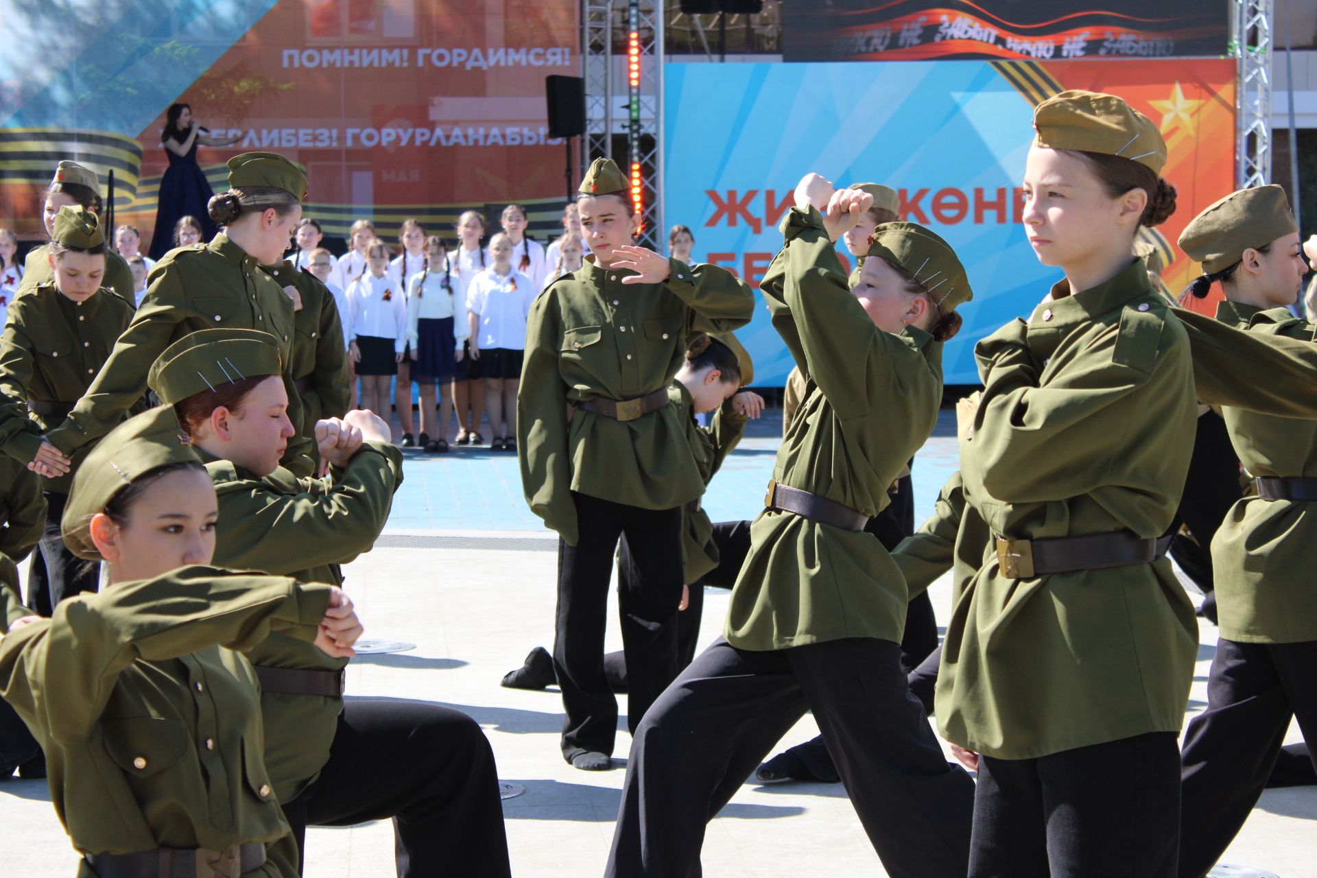Празднование Дня победы: полный фоторепортаж