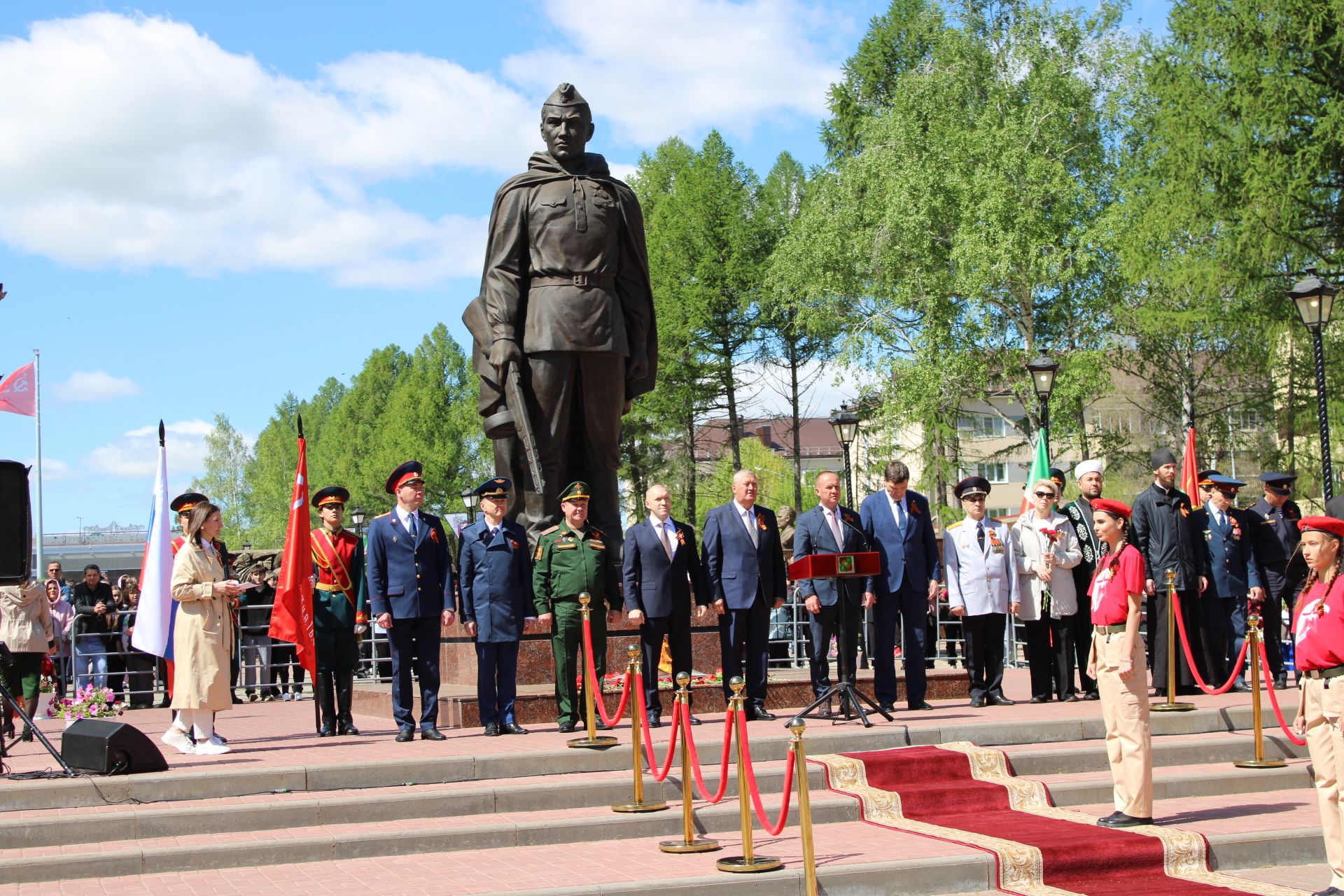 Празднование Дня победы: полный фоторепортаж