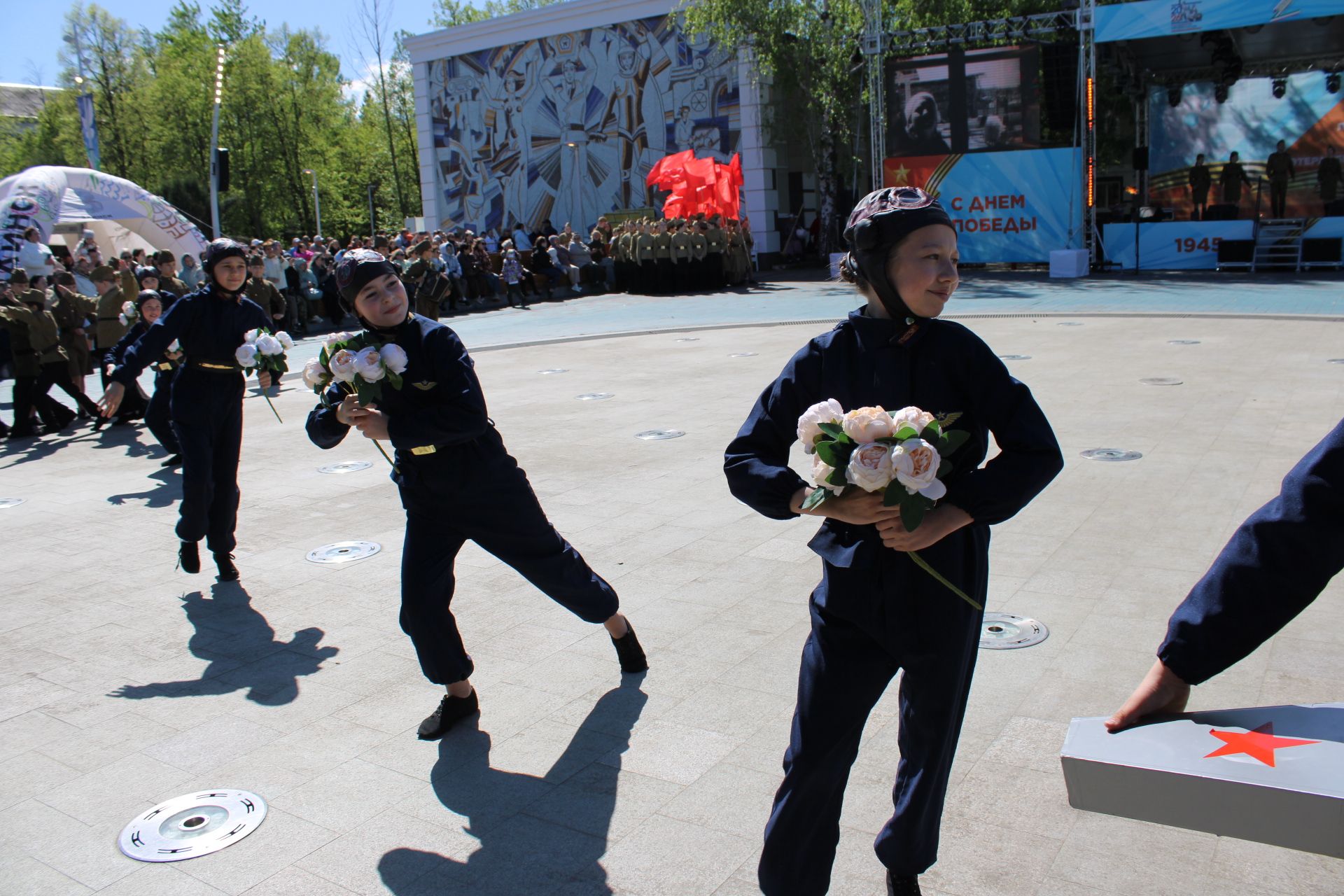 Празднование Дня победы: полный фоторепортаж