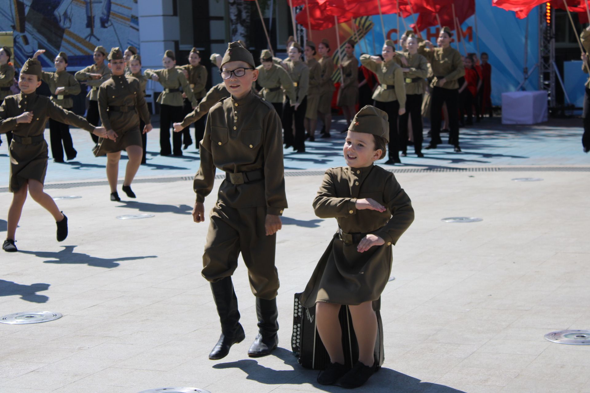 Празднование Дня победы: полный фоторепортаж