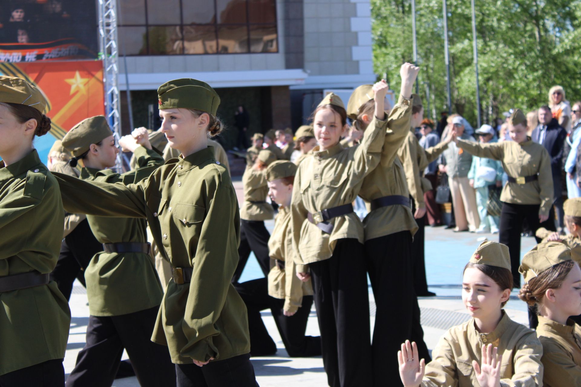 Празднование Дня победы: полный фоторепортаж