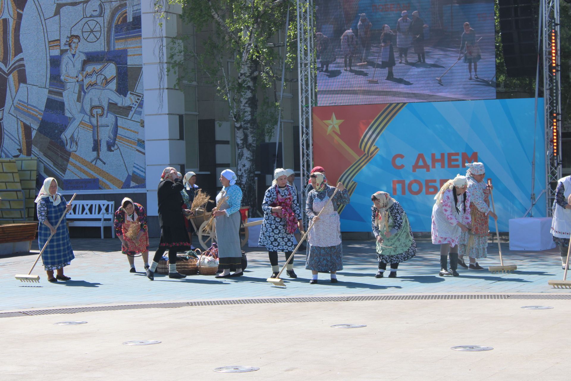 Празднование Дня победы: полный фоторепортаж