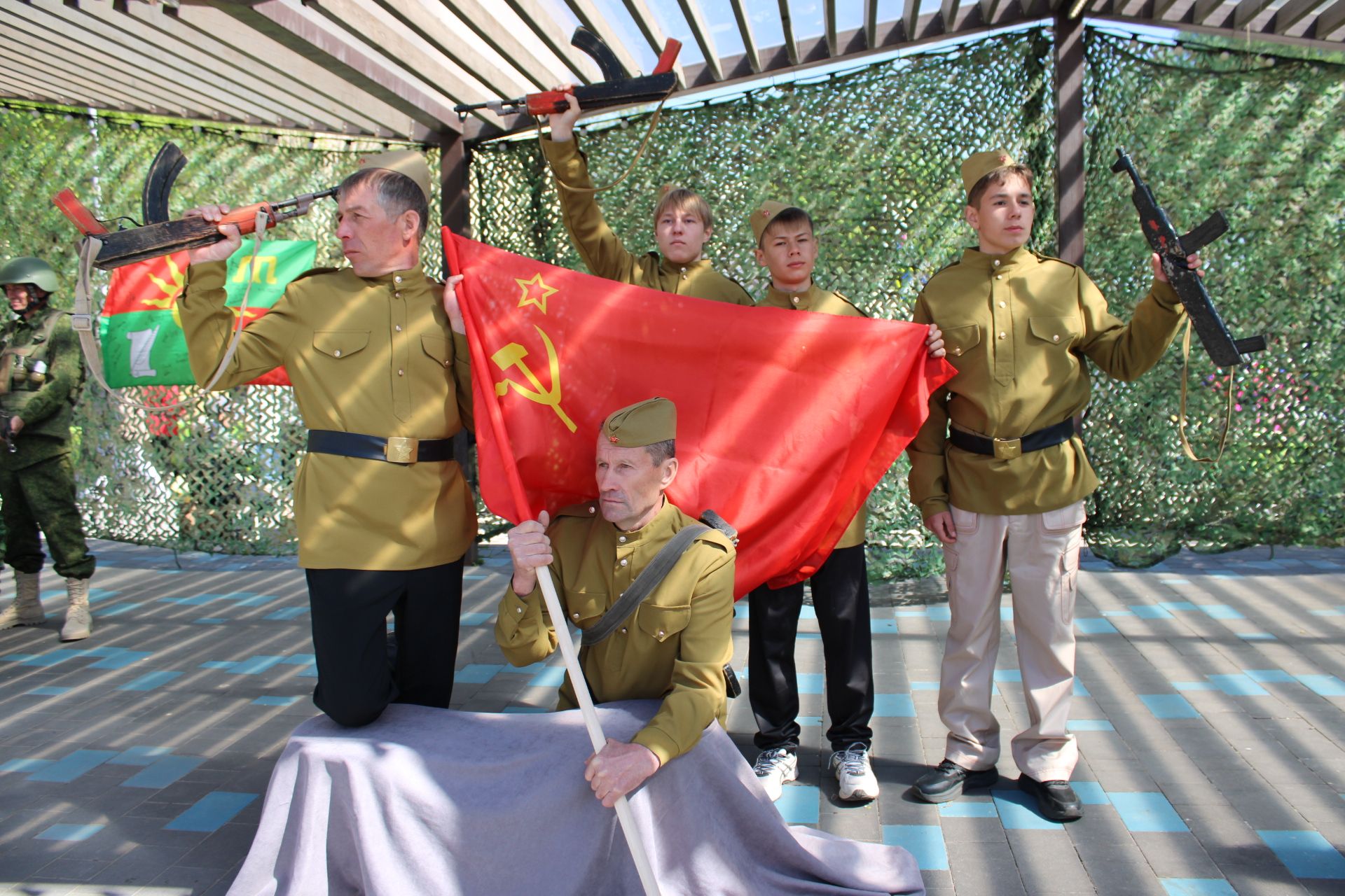 Празднование Дня победы: полный фоторепортаж