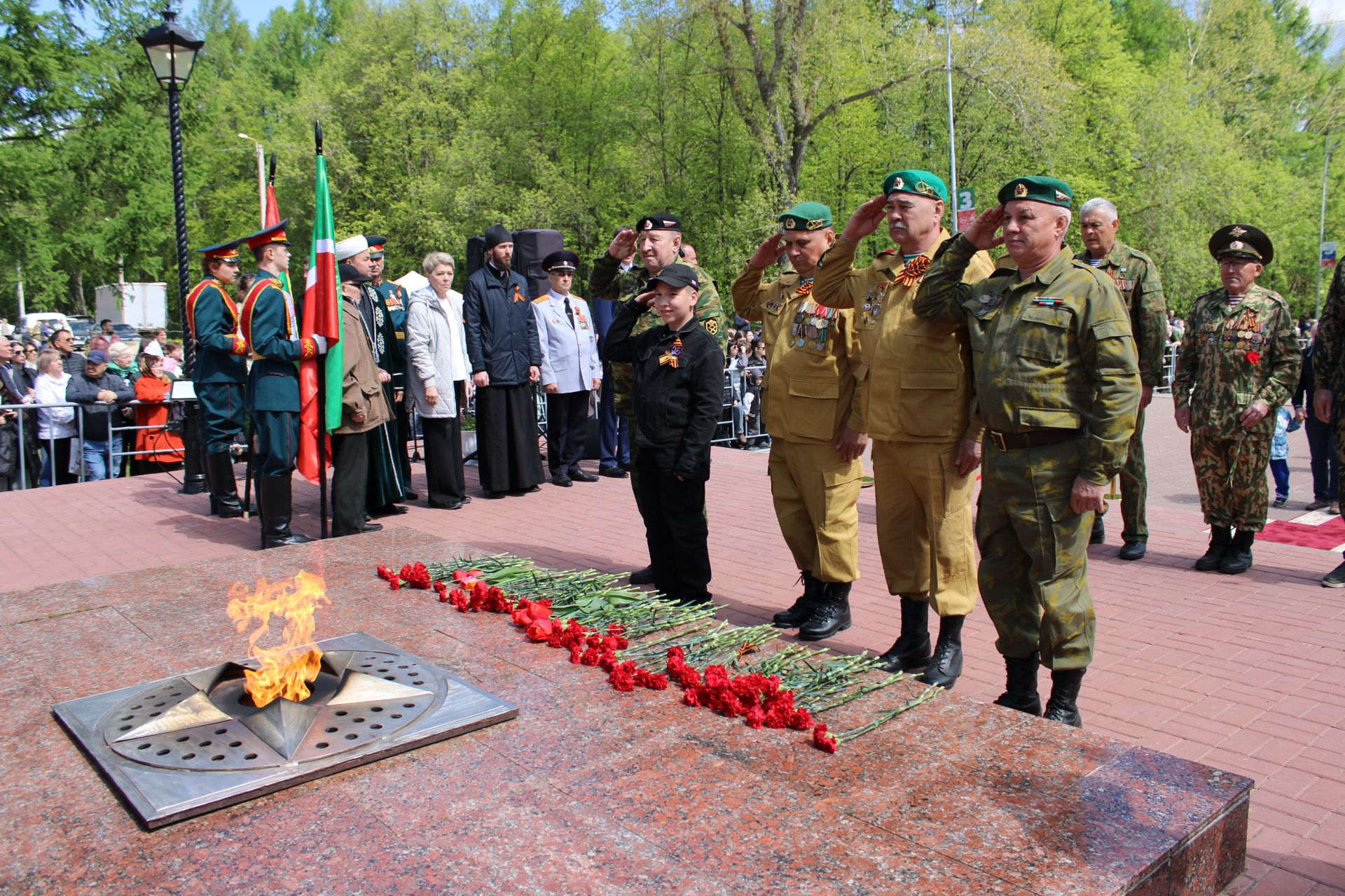 Празднование Дня победы: полный фоторепортаж