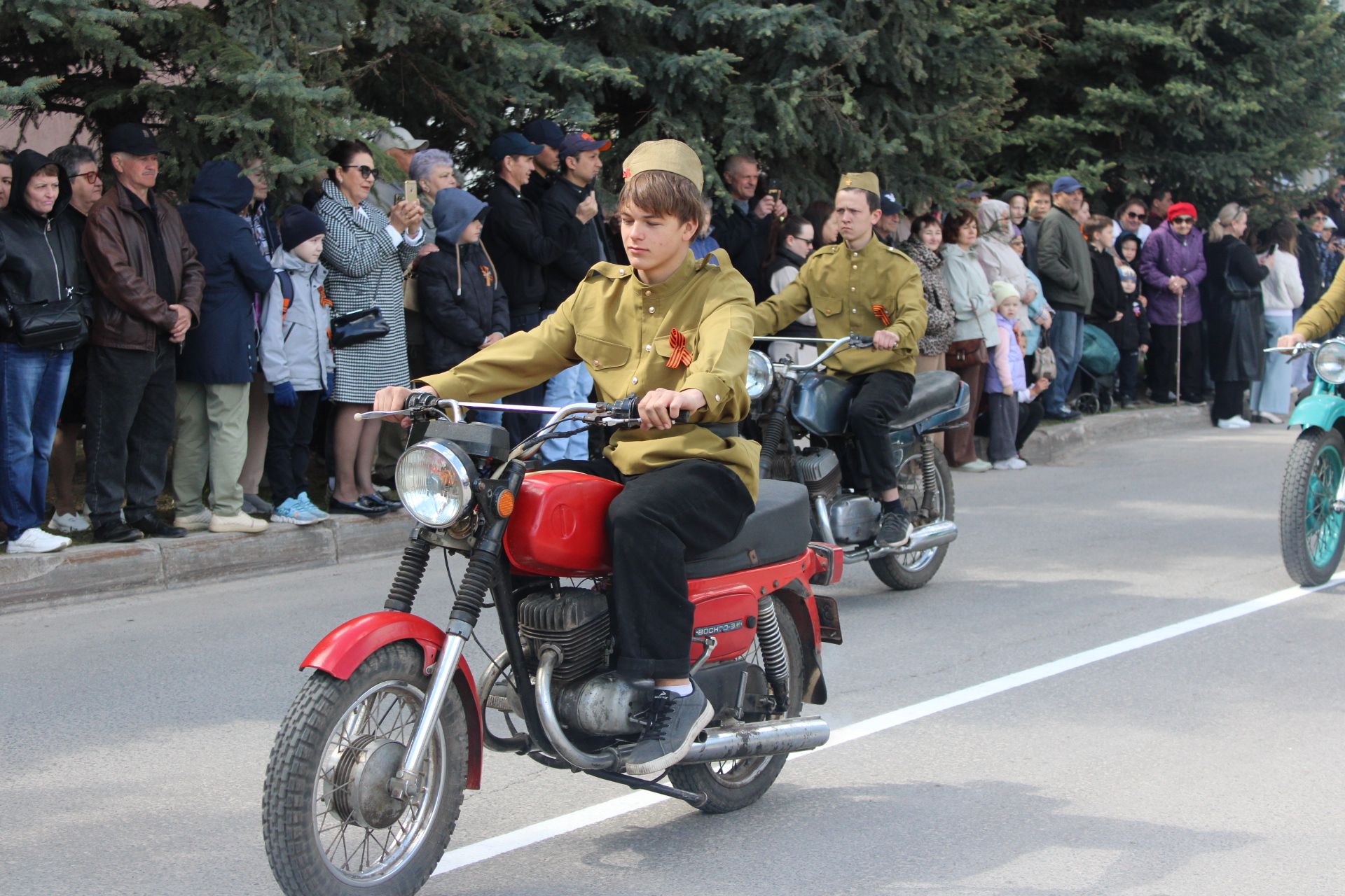 Празднование Дня победы: полный фоторепортаж