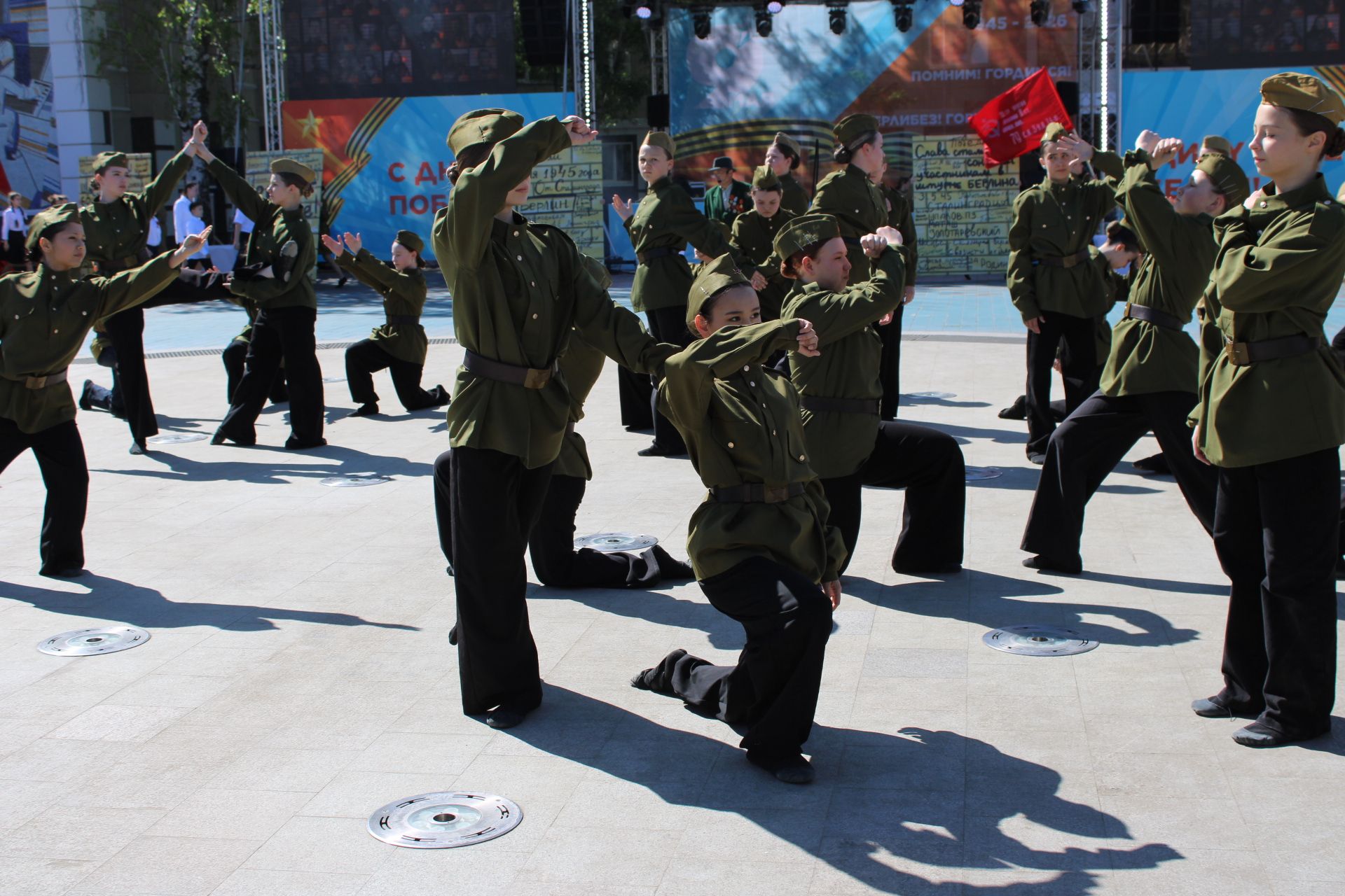 Празднование Дня победы: полный фоторепортаж