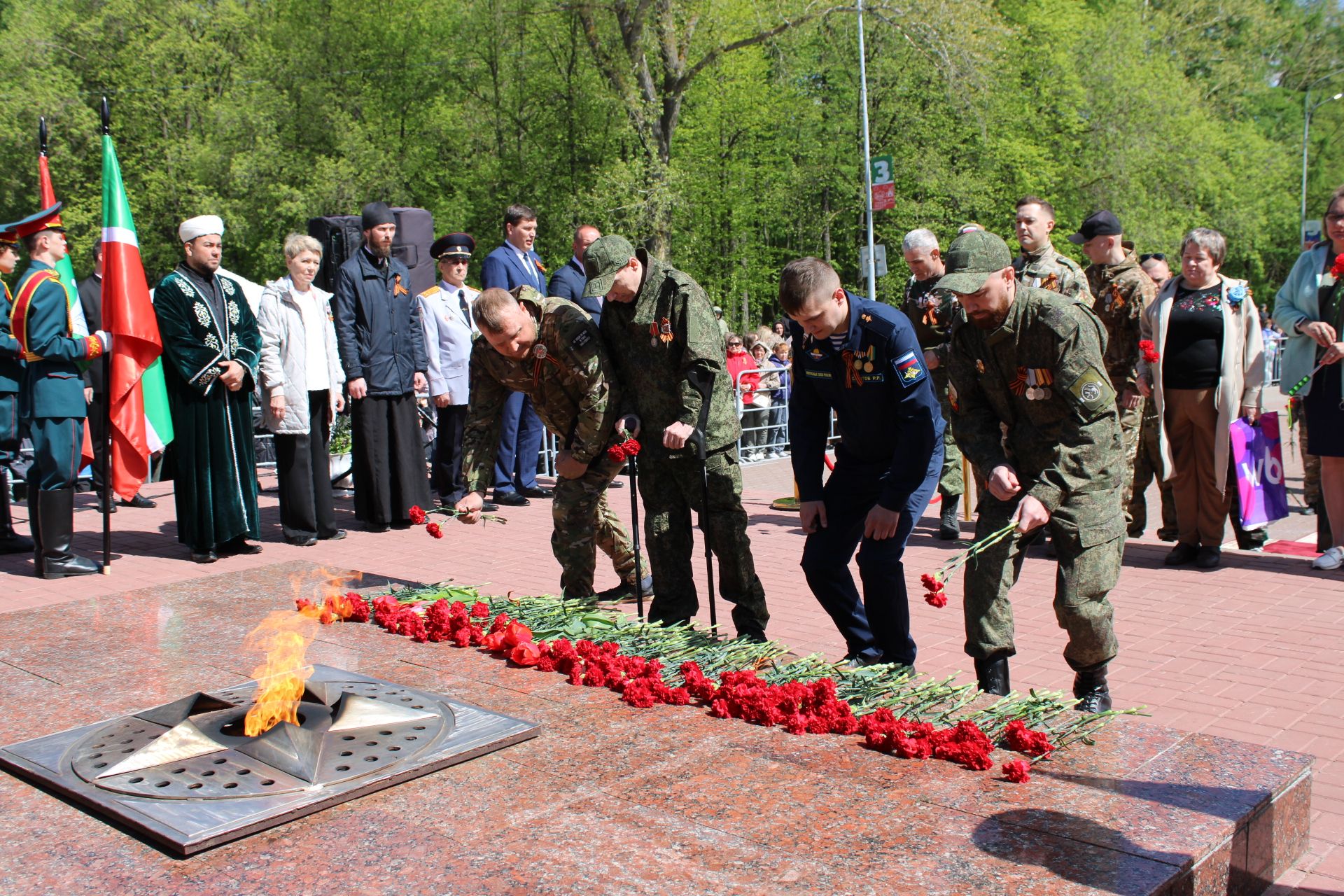 Празднование Дня победы: полный фоторепортаж