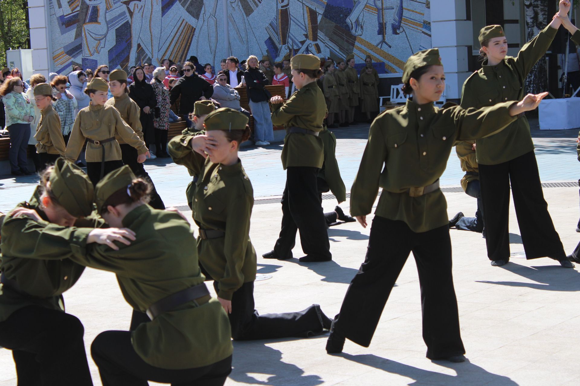 Празднование Дня победы: полный фоторепортаж