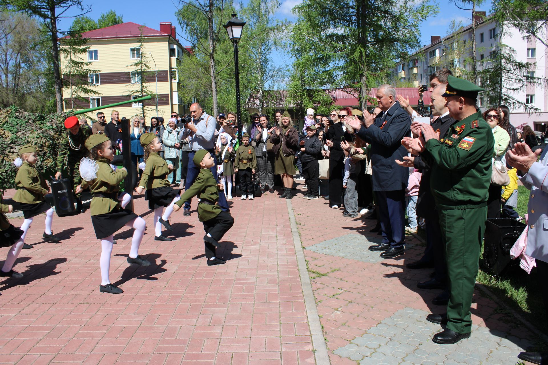 Празднование Дня победы: полный фоторепортаж