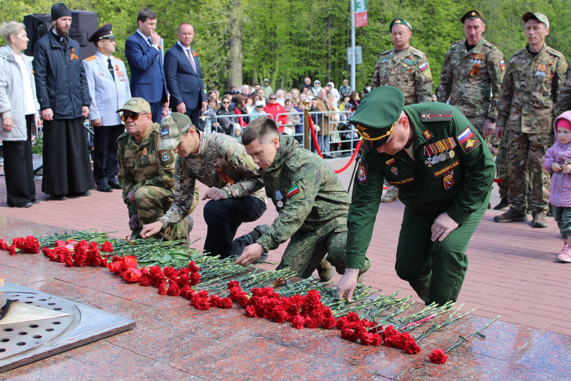 Празднование Дня победы: полный фоторепортаж