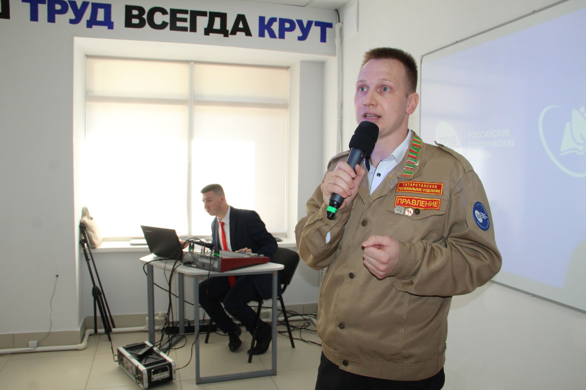 Герой России Расим Баксиков оценил поддержку участников СВО и патриотическую работу в Заинске