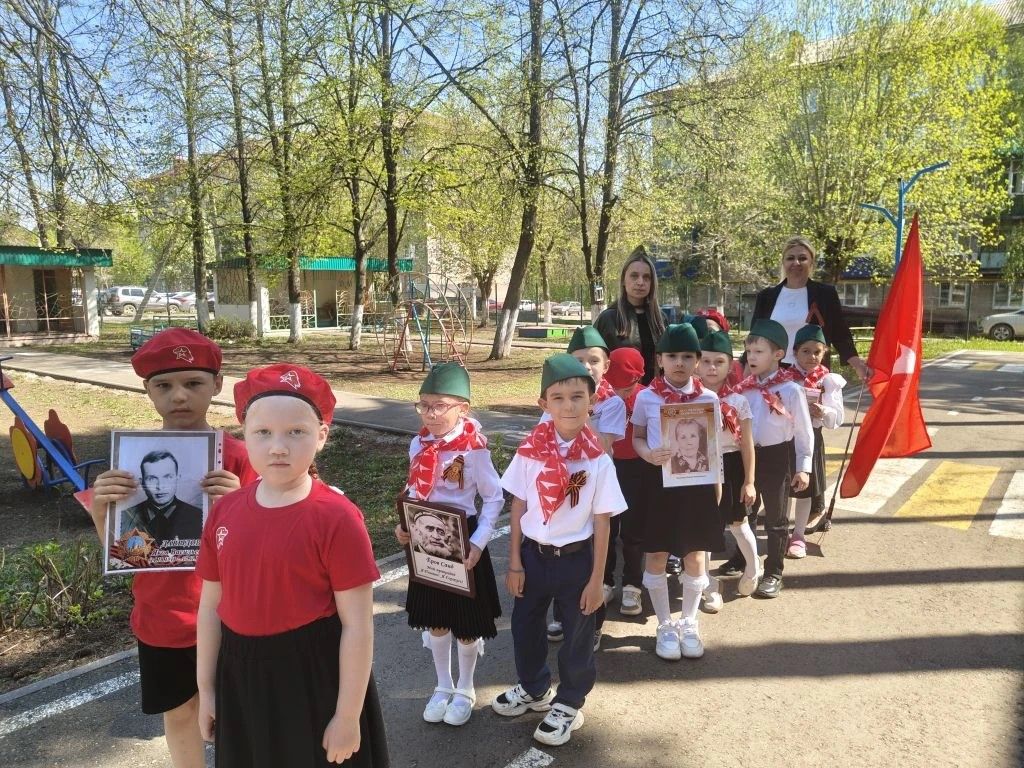 Парад Победы в детском саду «Светлячок» в Заинске: воспитание патриотизма у дошкольников