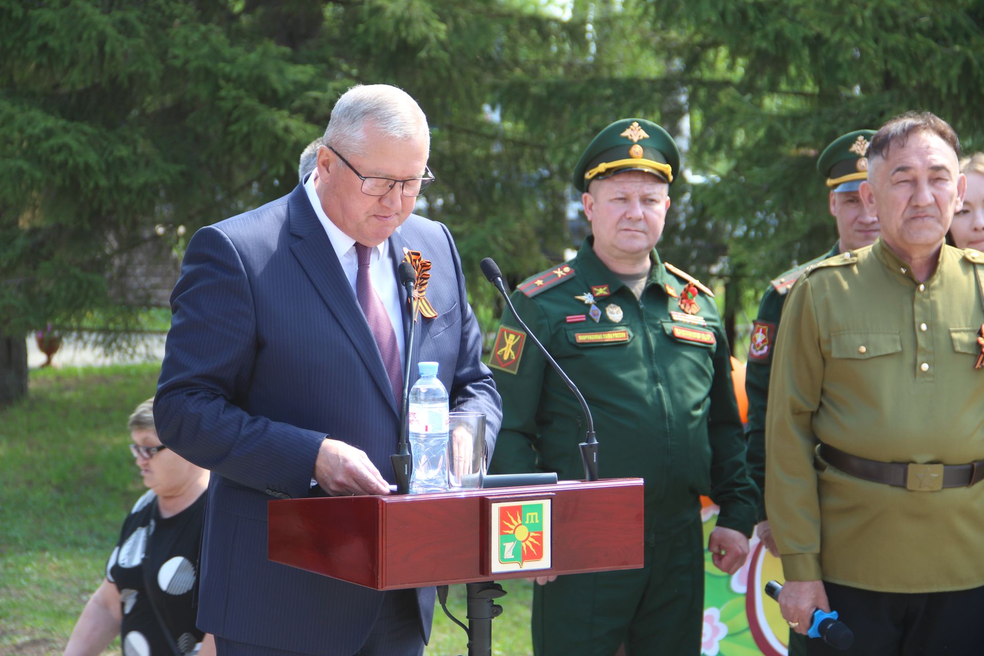 В микрорайоне Мирный Заинска открылся памятник Защитникам Отечества