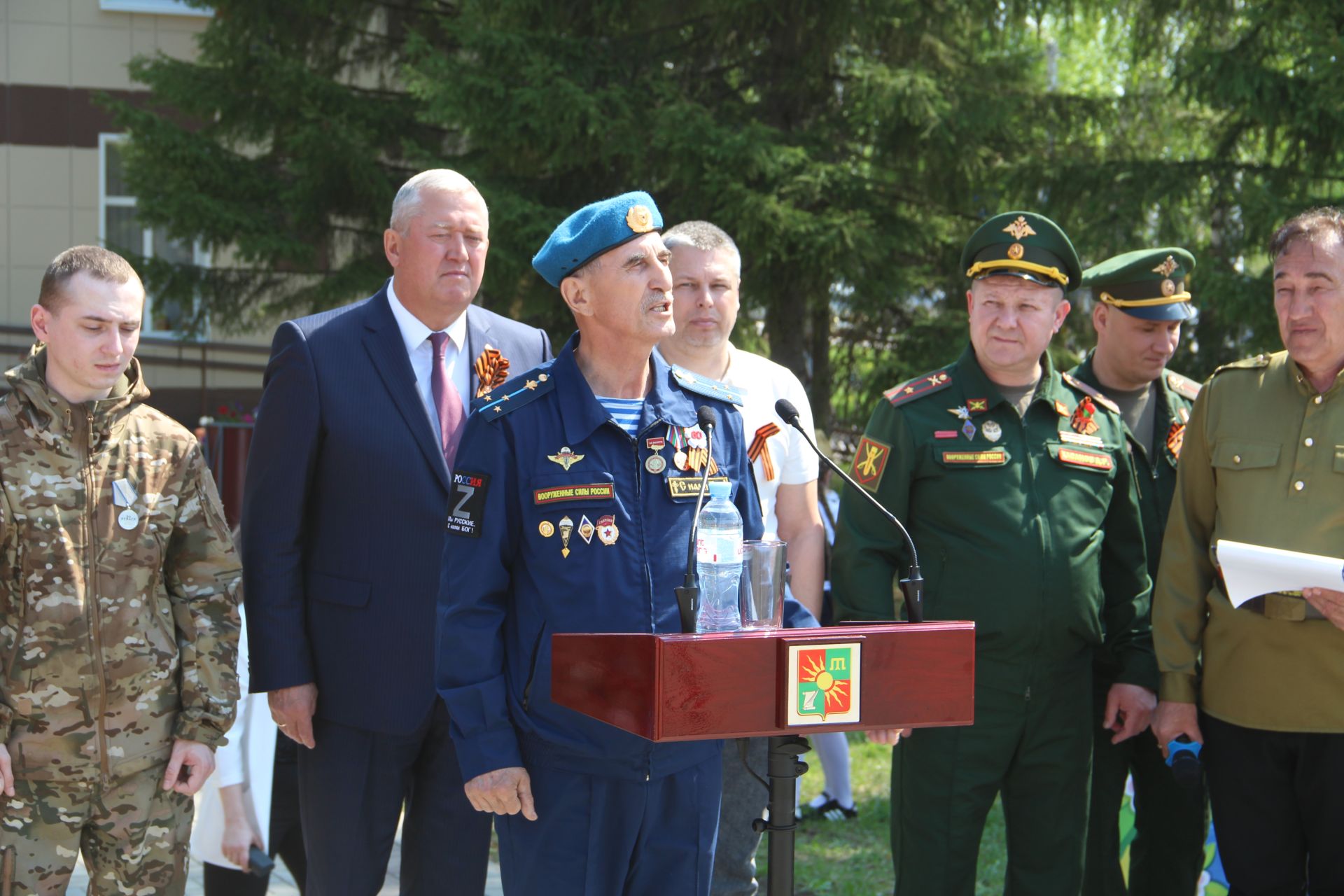 В микрорайоне Мирный Заинска открылся памятник Защитникам Отечества
