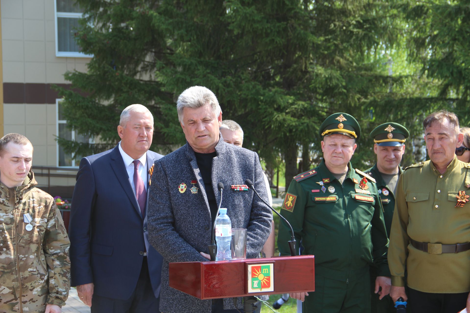 В микрорайоне Мирный Заинска открылся памятник Защитникам Отечества