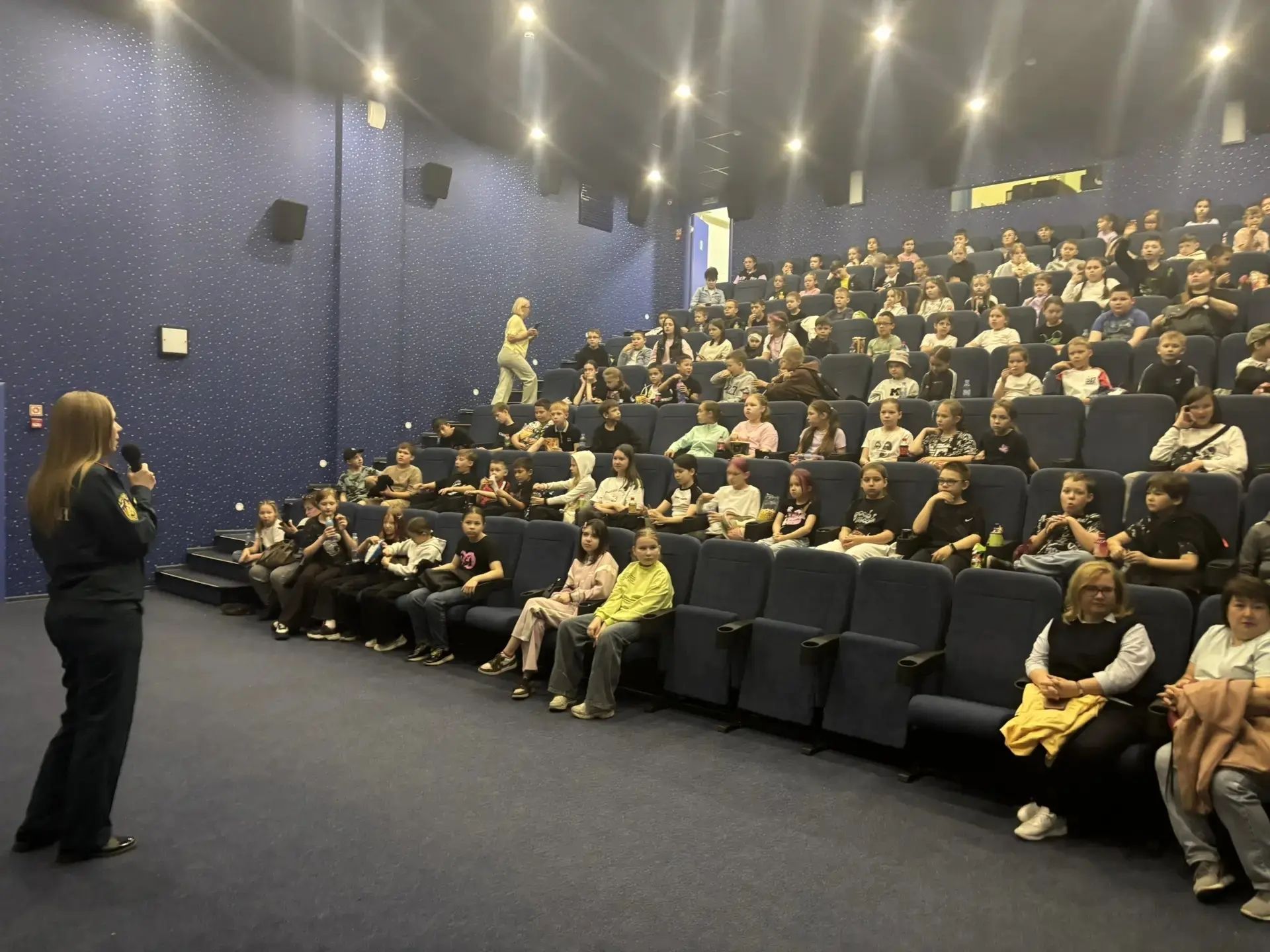 В кинотеатре «Космос» в Заинске детям рассказали о пожарной безопасности