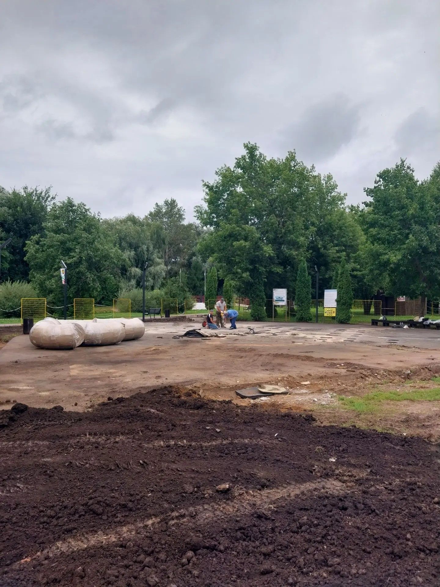 В парке Фардиева в Заинске начали реновацию детской площадки «Крепость»