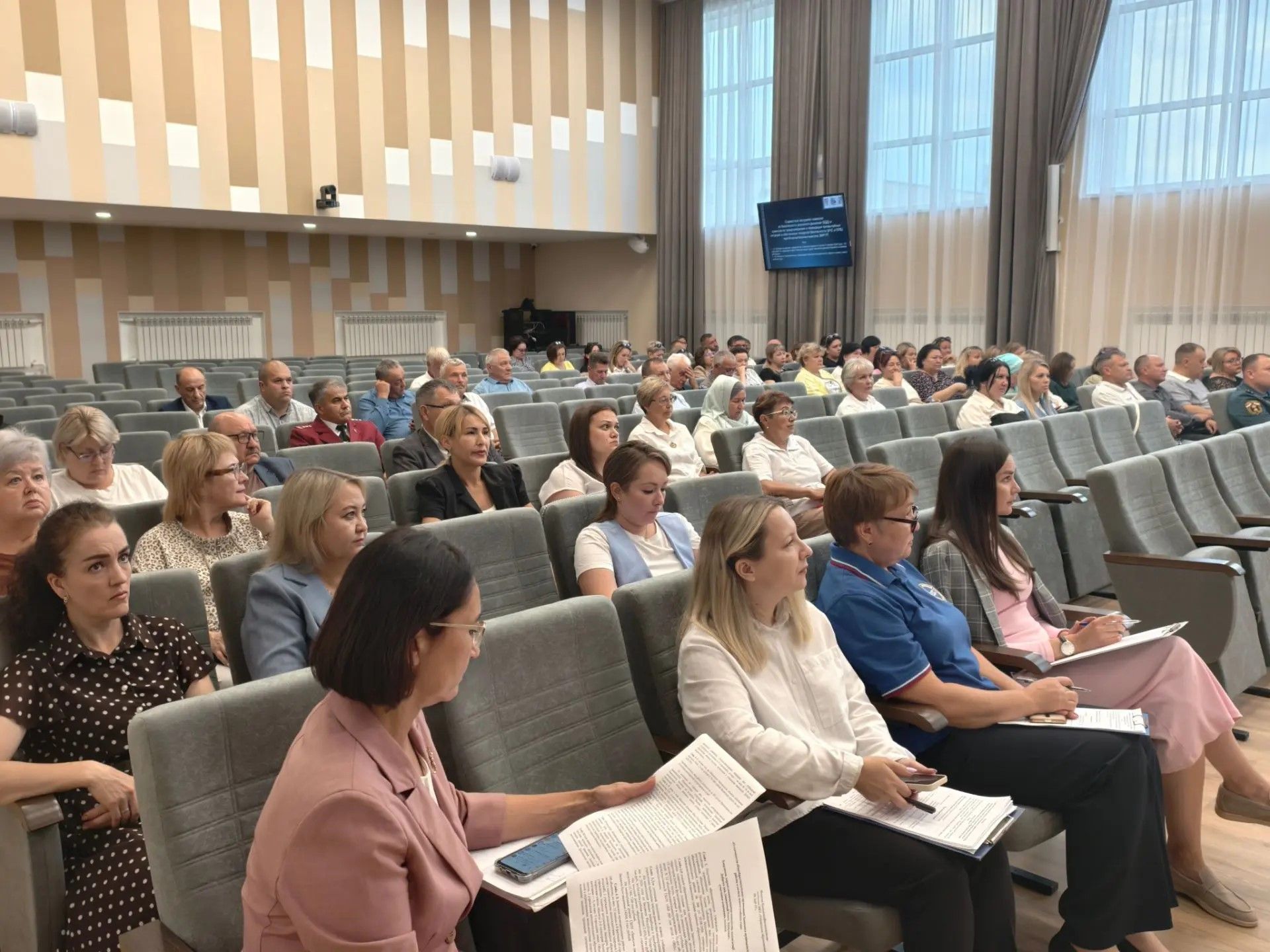 В Заинском районе обсудили безопасность дорог и подготовку школ к 1 сентября