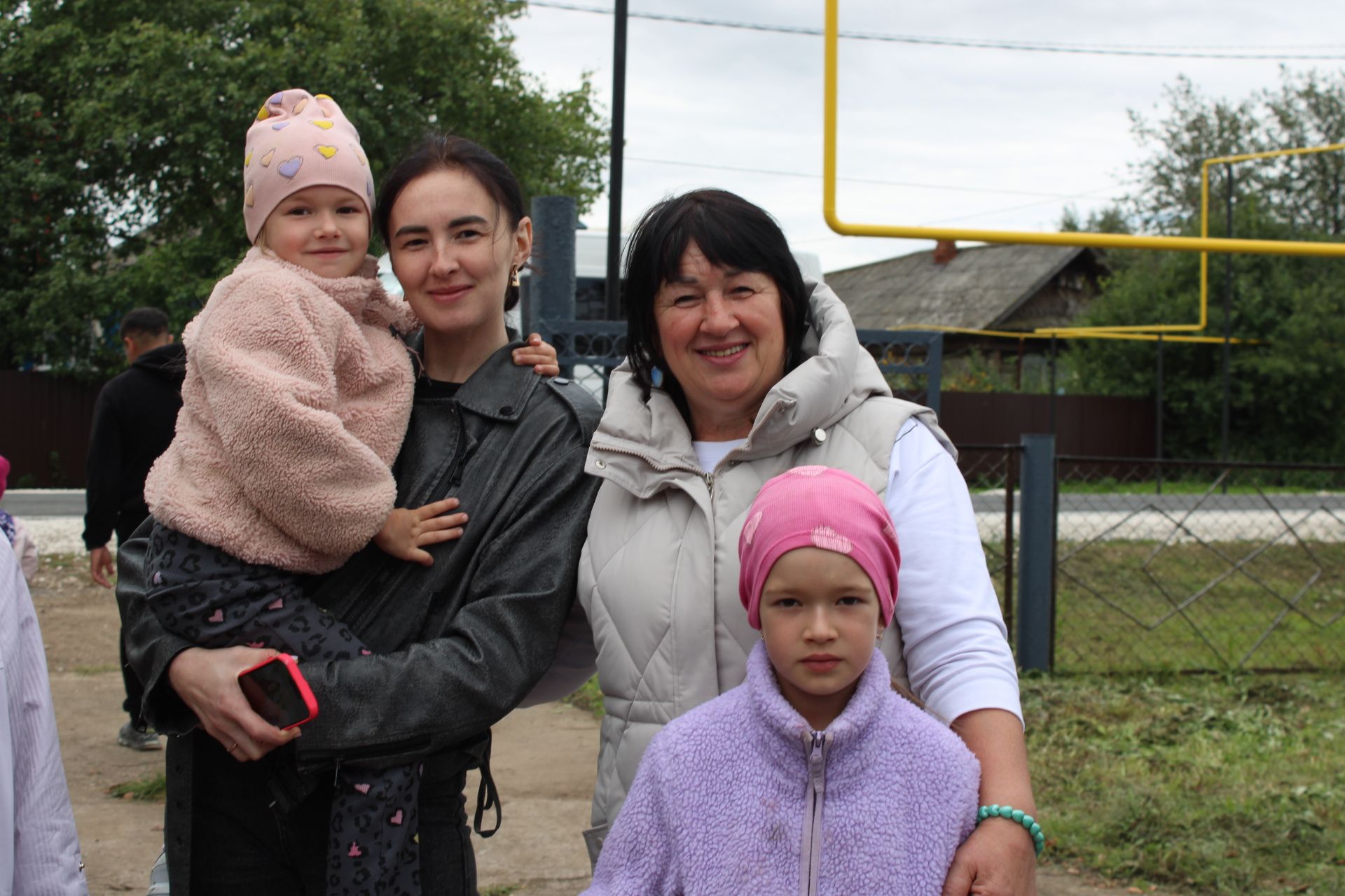 Уникальный храм и новые дороги показали гостям в Верхнем Багряже