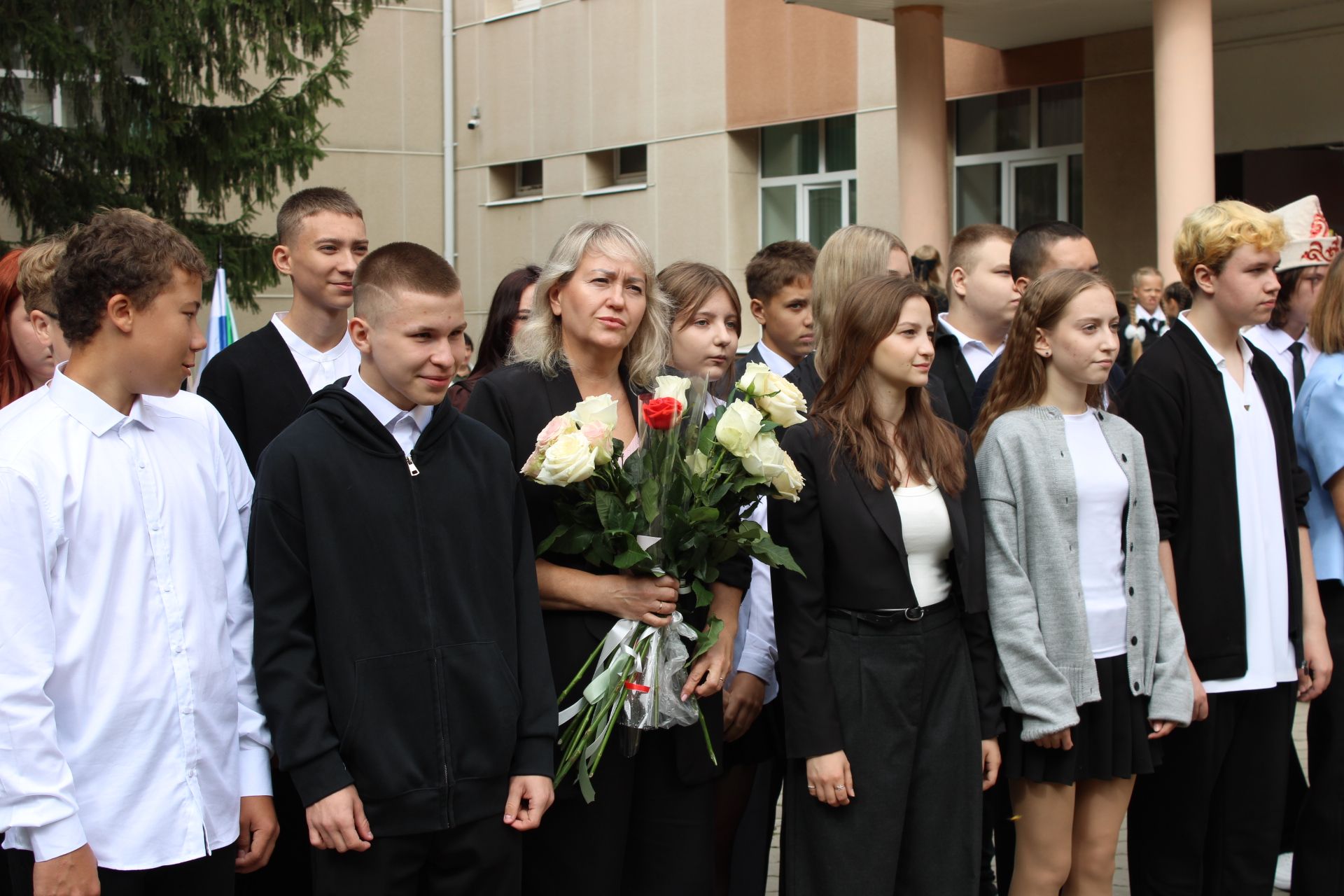 В школе №2 в День знаний прозвенел первый звонок для 17 первоклассников