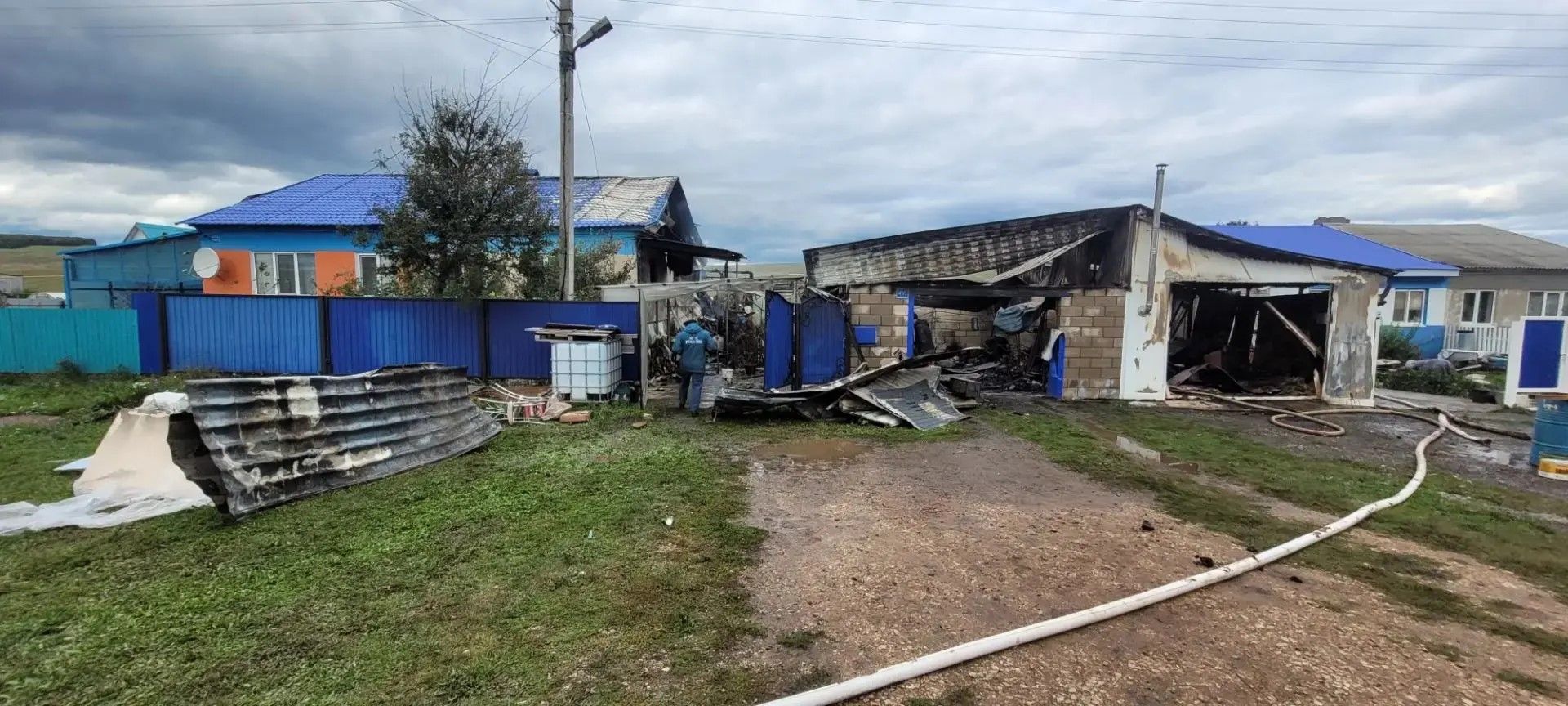 В деревне Савалеево Заинского района сгорел жилой дом — огонь начался с бани