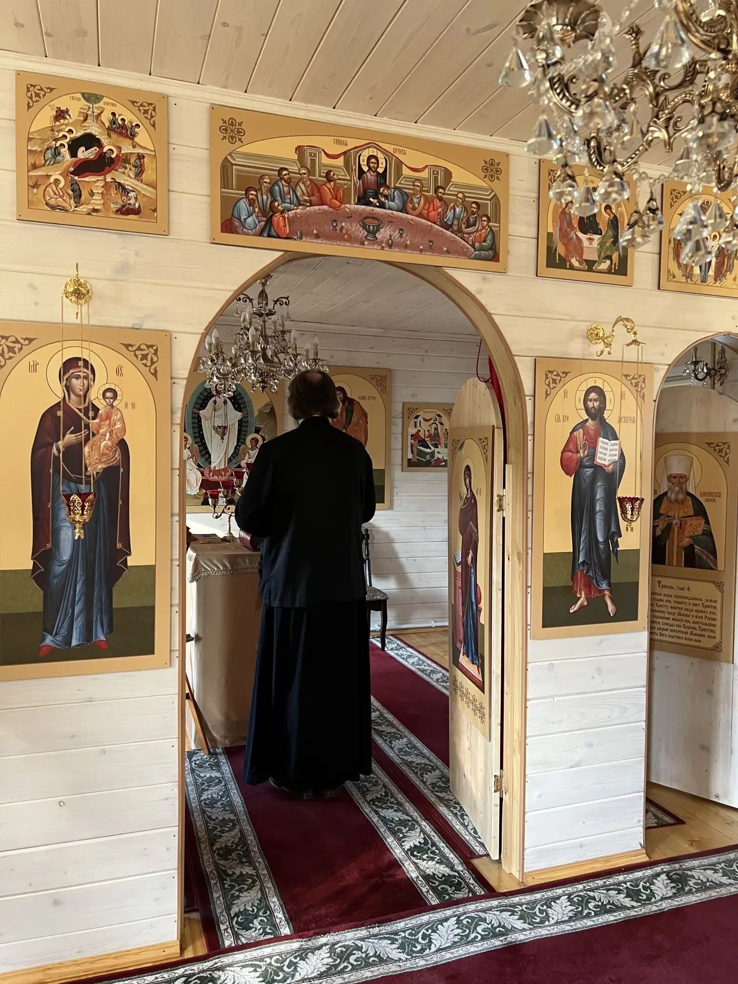 Епископ Мефодий Зәйдә чиркәү төзелеше барышы белән танышты
