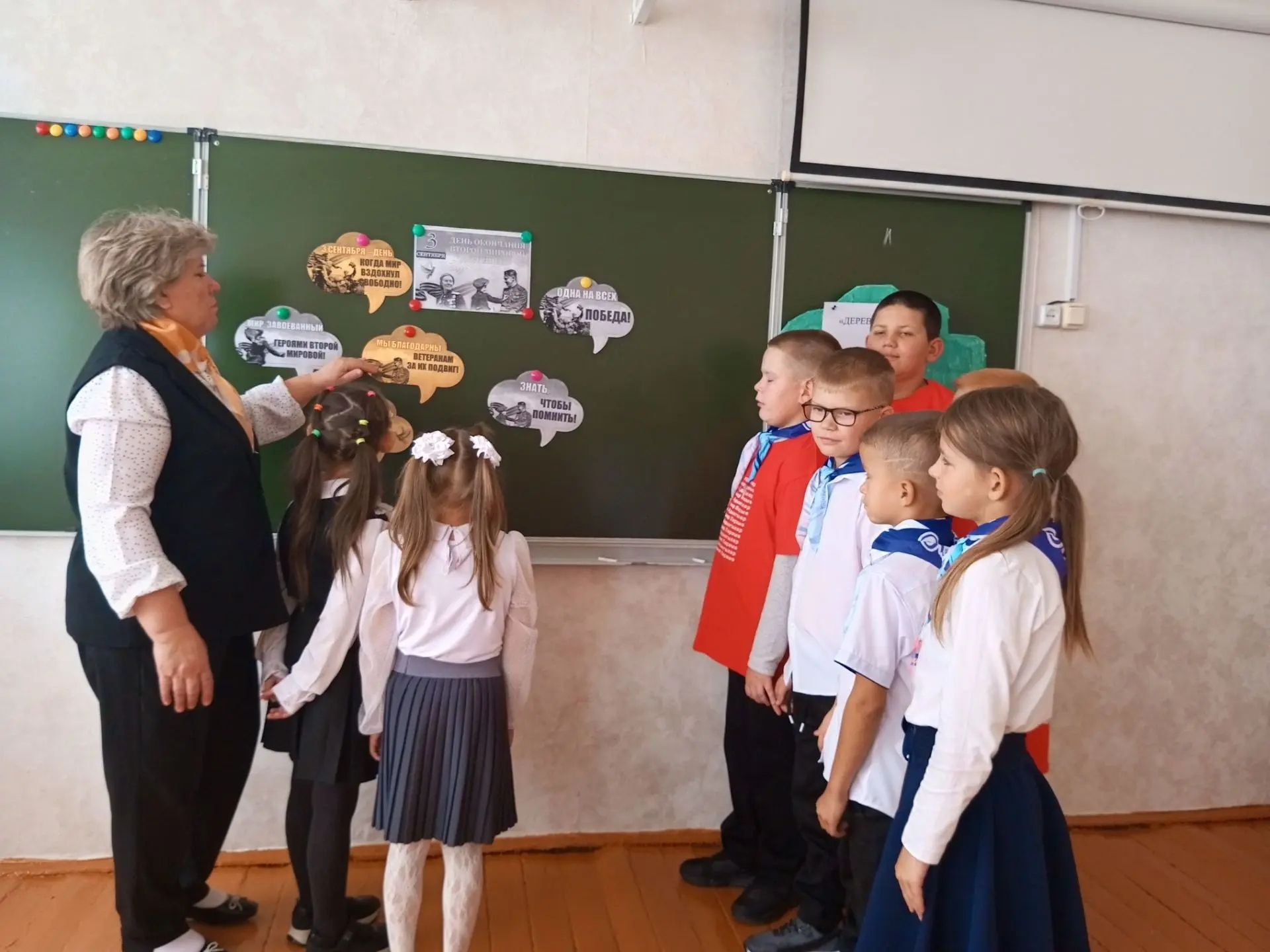 «Дерево мира»: школьники Заинского района дали обещания героям
