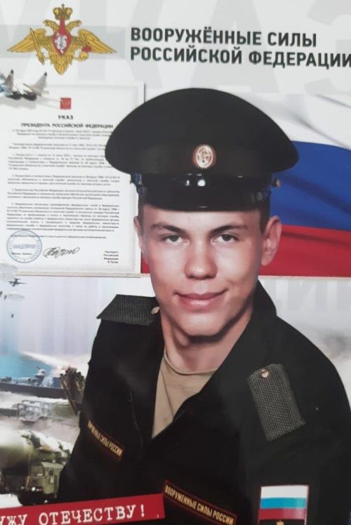 Солдат Инсаф Гыйләҗиев: «Әниемнең өйдә пешкән тәмле ризыклары сагындыра...»