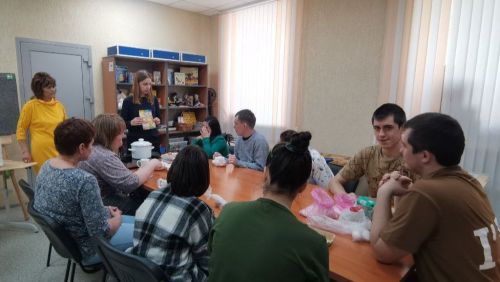 Заинские получатели социальных услуг поделились семейными традициями Светлой Пасхи