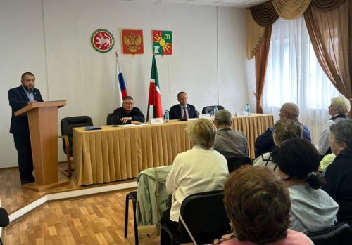 В Заинске продолжаются встречи руководства района с трудовыми коллективами и населением города и района