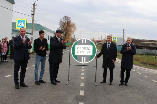 В Заинском районе открыли сразу несколько дорог после капремонта