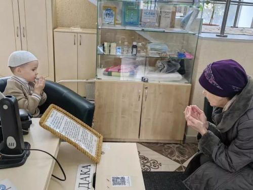 Четырехлетний Рамазан нашел свое место в главной мечети Заинска