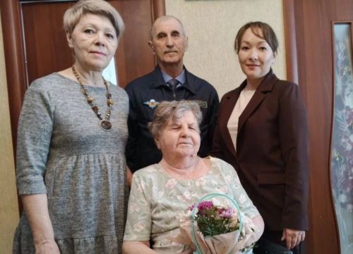 В Заинске ветераны, пережившие ужасы концлагерей, приняли цветы и слова благодарности