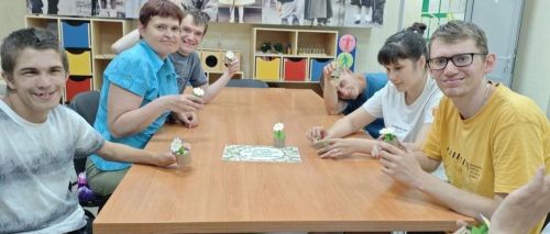 «Я подарю ромашку маме»: праздник семьи прошел в центре «Радость» в Заинске