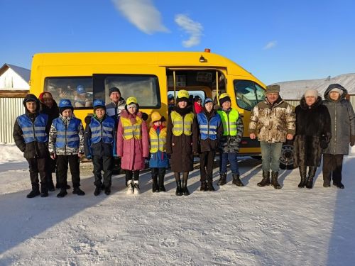 Повторили правила возле школьного автобуса ученики Бухарайской школы