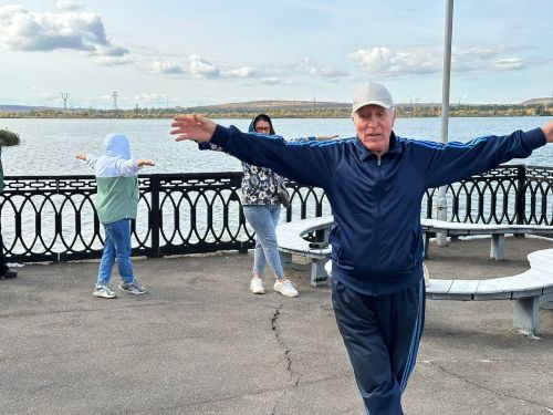 В Старом Заинске для пенсионеров начали проводить зарядку