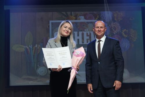 Более 120-ти педагогов Заинского района получили заслуженные награды в День учителя