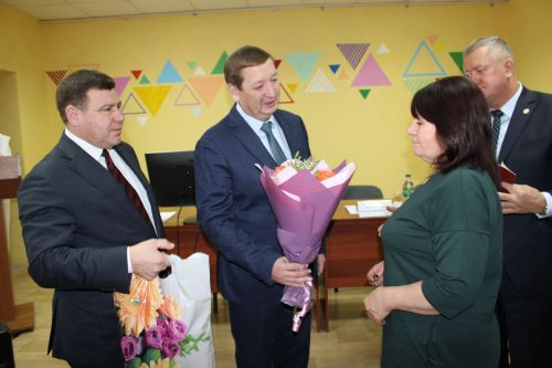 Зәйдә махсус хәрби операциядә һәлак булган егетнең әнисенә Батырлык орденының таныклыгы тапшырылды