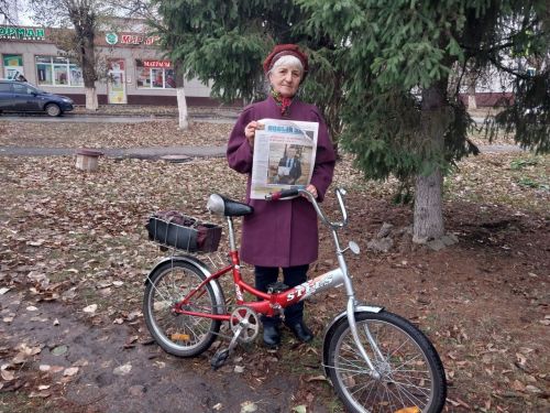 Заинская пенсионерка на велосипеде ездит и в бассейн, и в редакцию