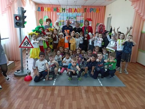 Творческие и юные: дошколята соревнуются в фестивале театрализованных представлений