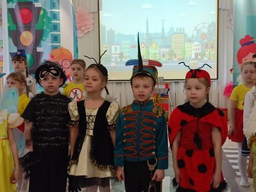 Творческие и юные: дошколята соревнуются в фестивале театрализованных представлений